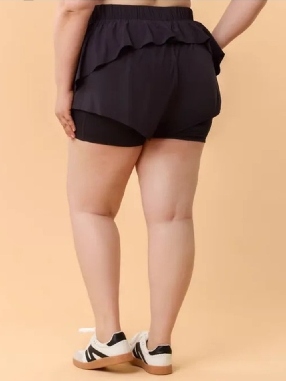 Blogilates Woven Ruffle Shorts - Picture 2 of 3